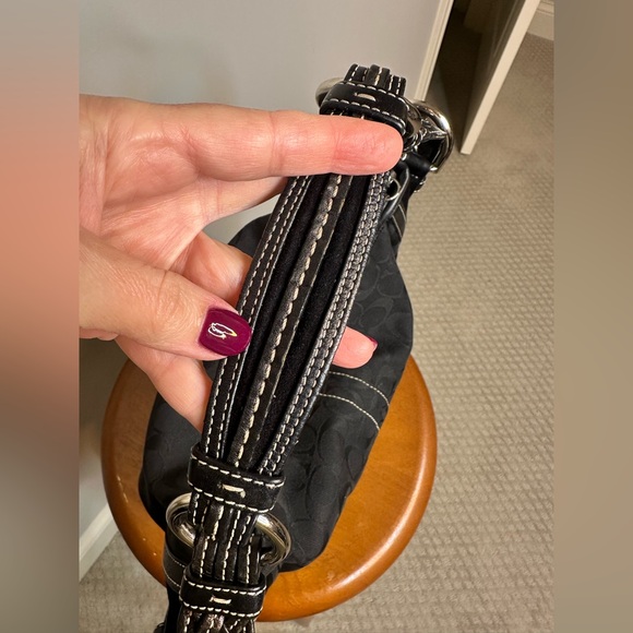 Coach soho hobo signature black larger croissant woven strap nickel hardware - Picture 8 of 12